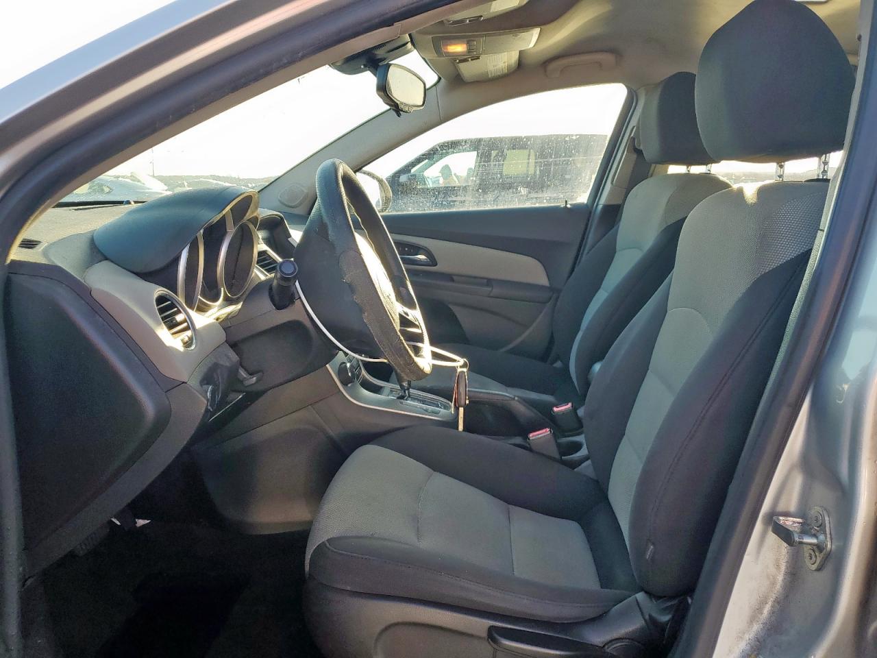 2014 Chevrolet Cruze - Image 7