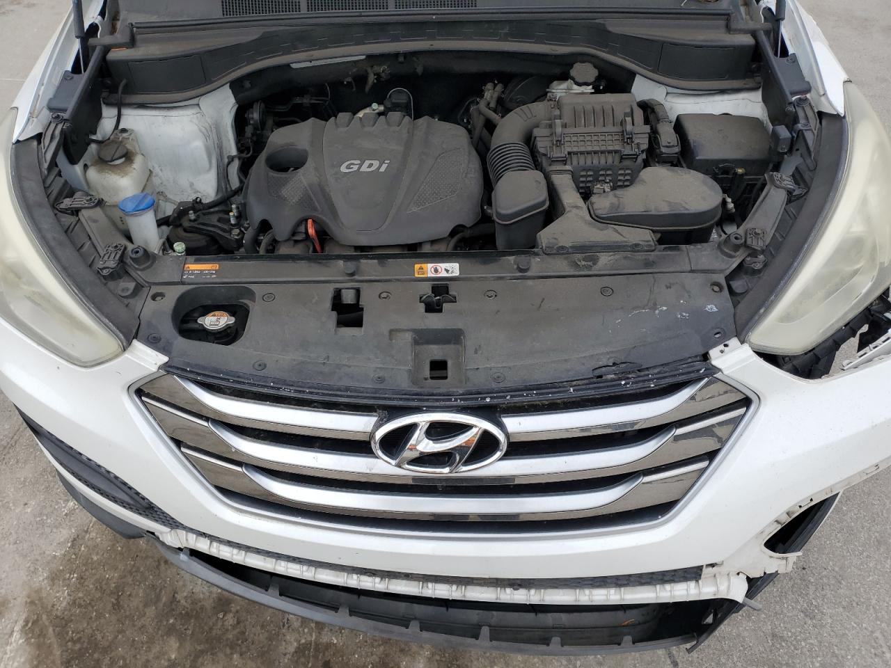 2015 Hyundai Santa Fe - Image 12