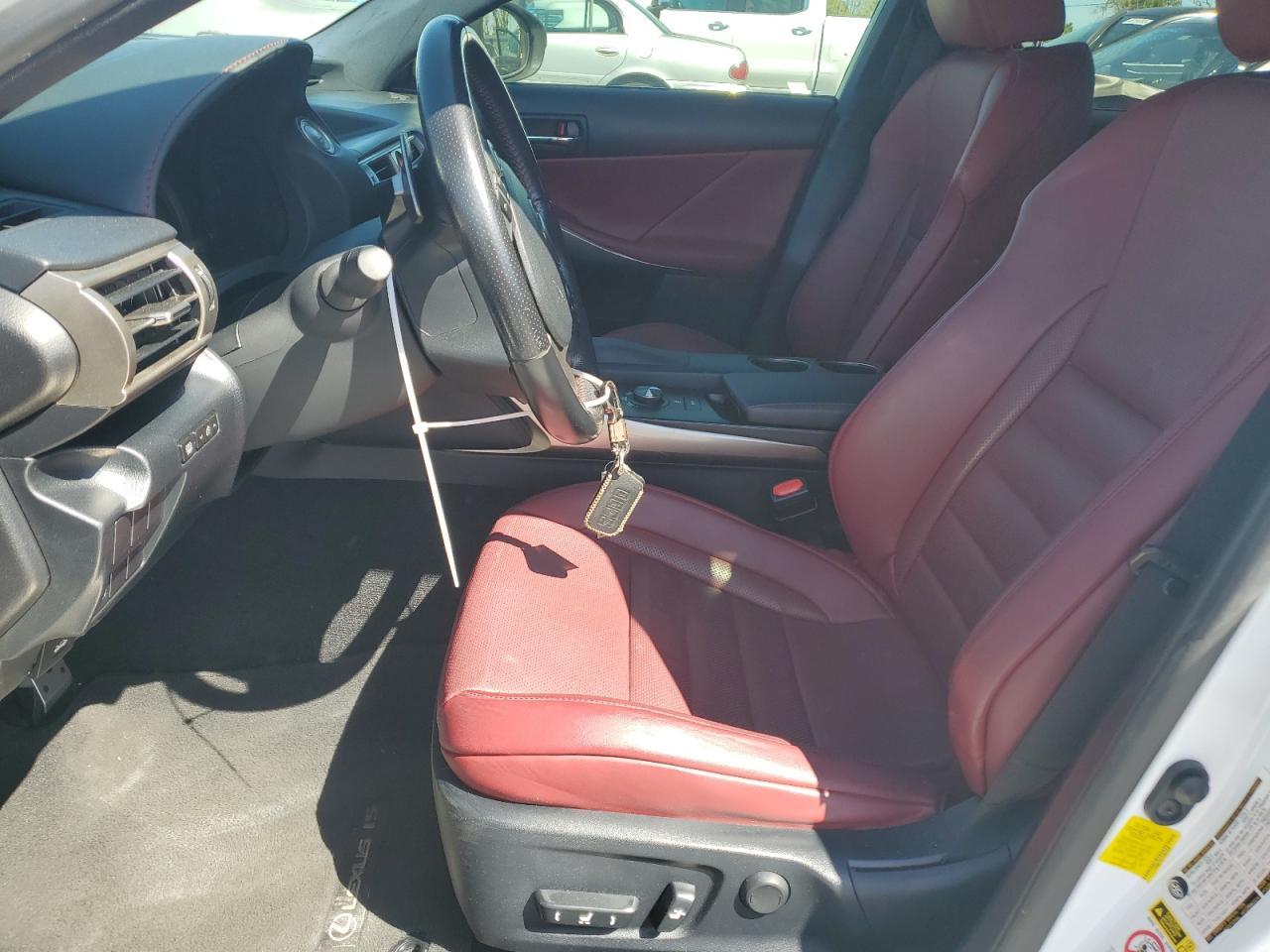 2016 Lexus IS - Image 7