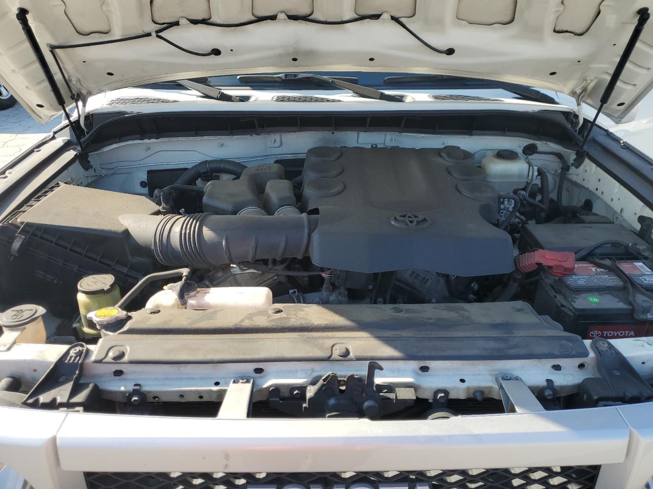 2011 Toyota FJ Cruiser - Image 12
