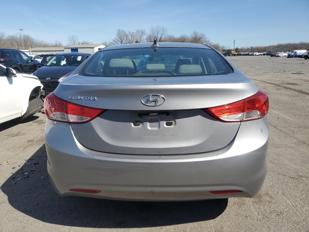 2013 Hyundai Elantra - Image 6