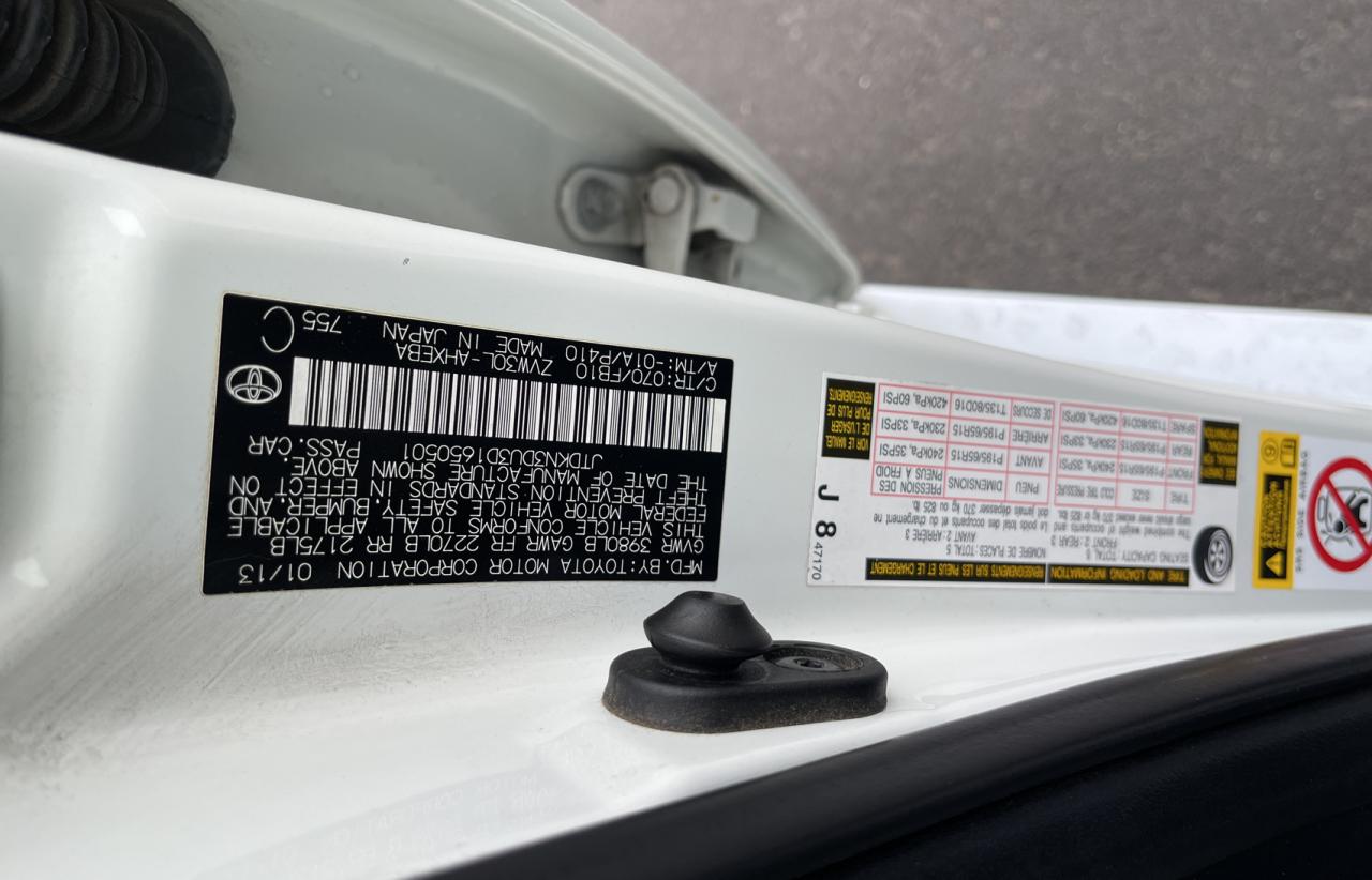 2013 Toyota Prius - Image 10