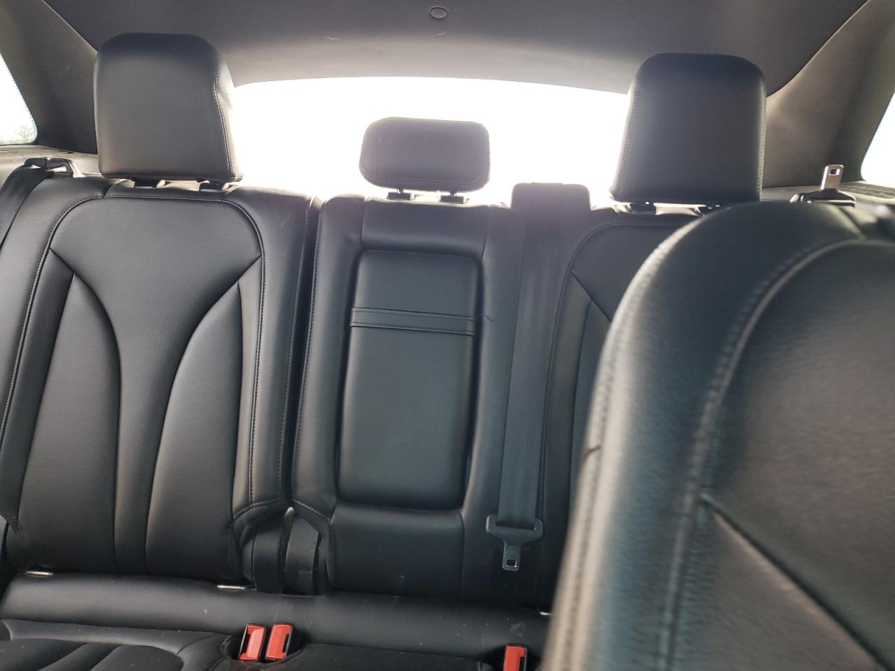 2019 Lincoln MKZ - Image 10