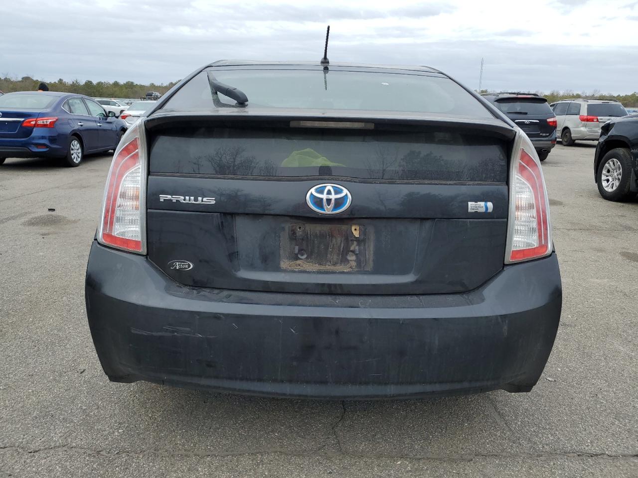 2013 Toyota Prius - Image 6