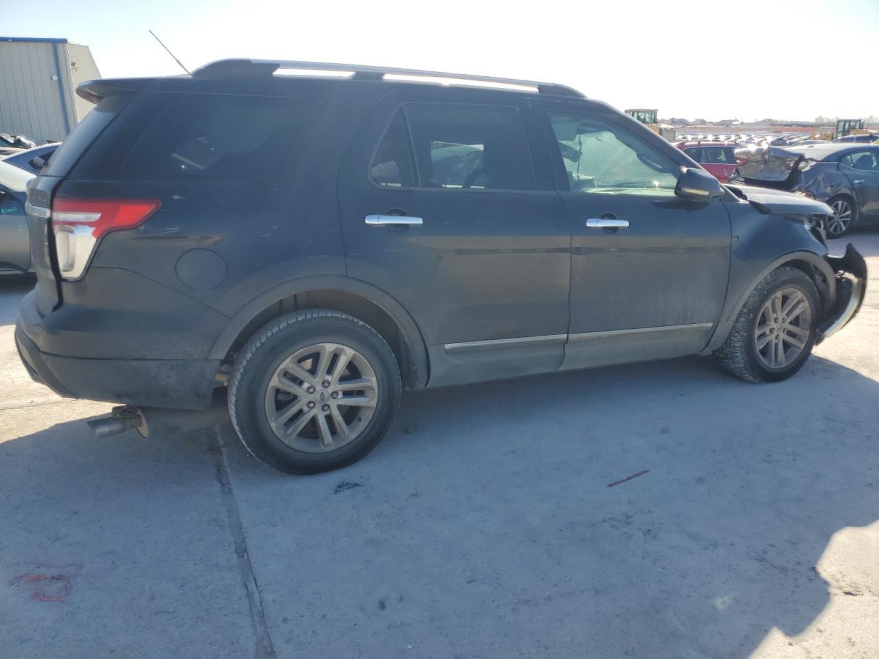 2011 Ford Explorer - Image 3