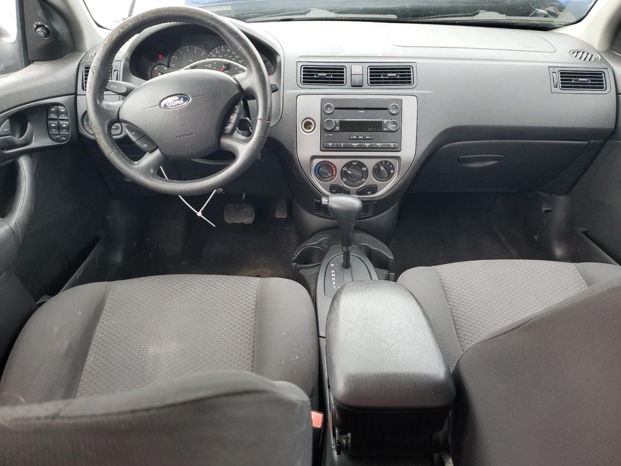 2005 Ford Focus - Image 8