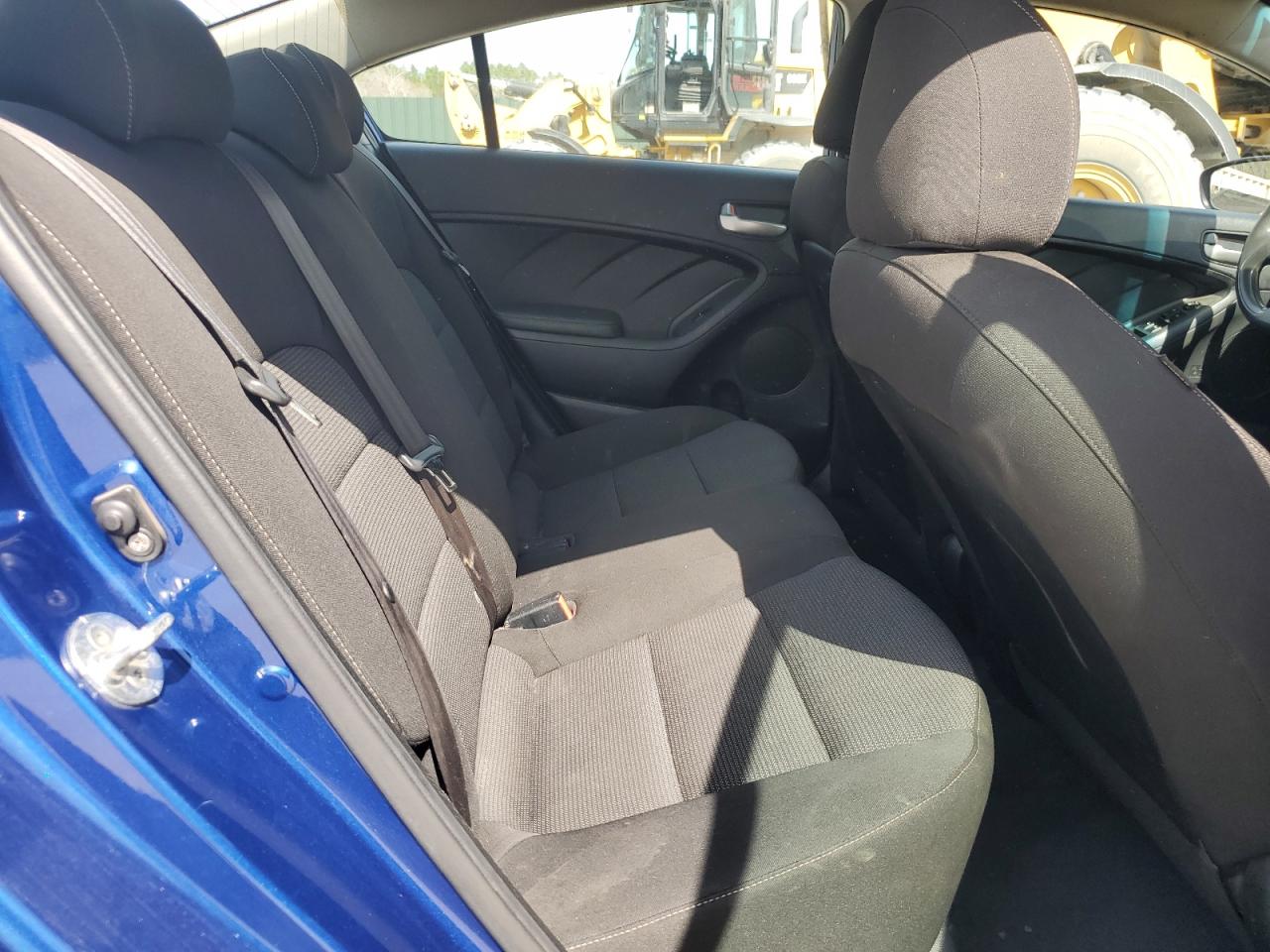 2017 Kia Forte - Image 10