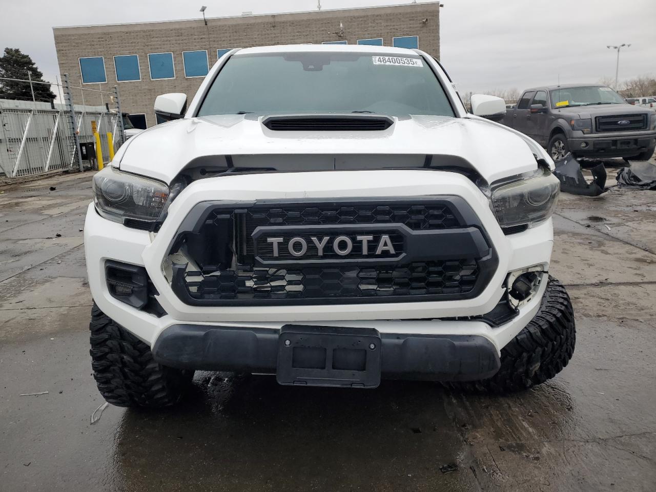 2018 Toyota Tacoma - Image 5