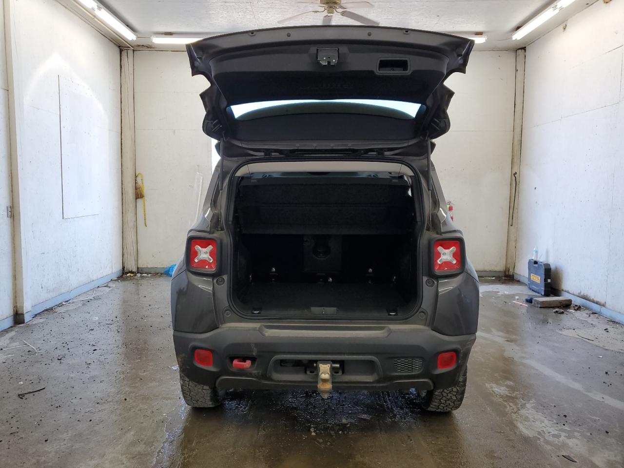 2019 Jeep Renegade - Image 6