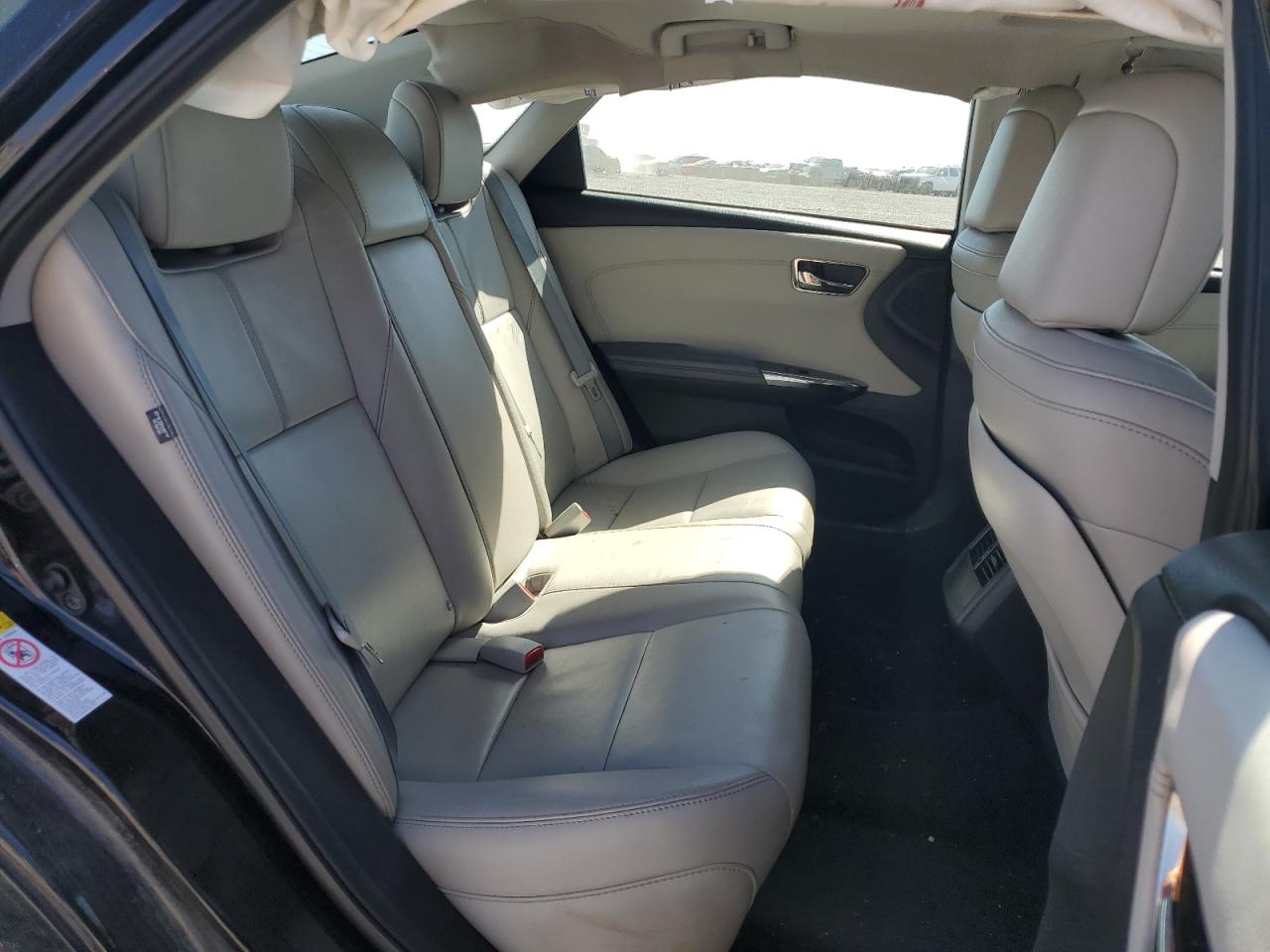 2014 Toyota Avalon - Image 10