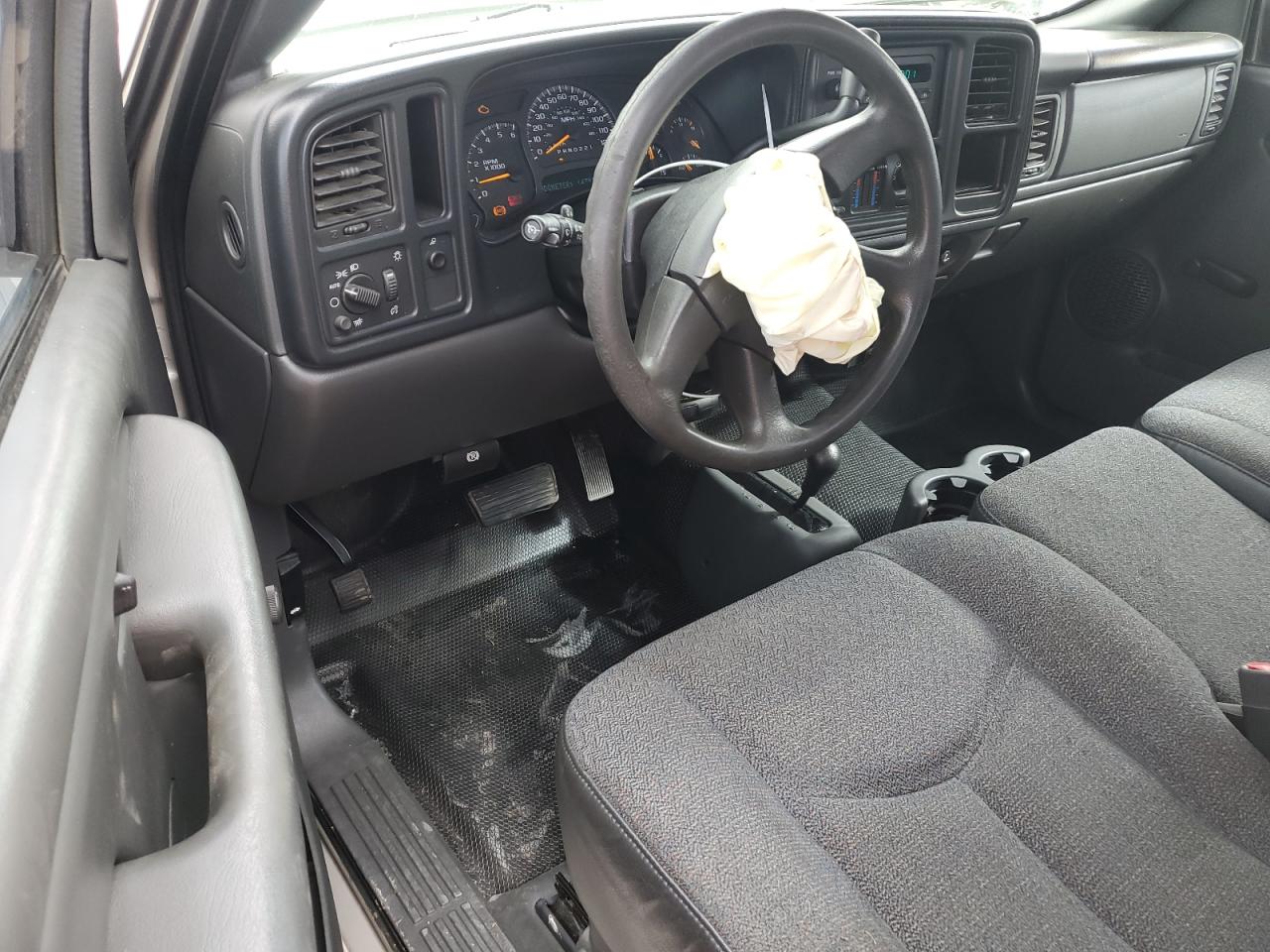 2006 Chevrolet Silverado - Image 8
