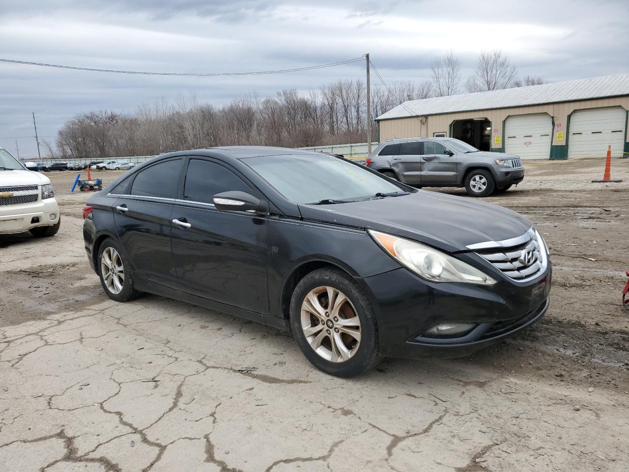 2011 Hyundai Sonata - Image 4