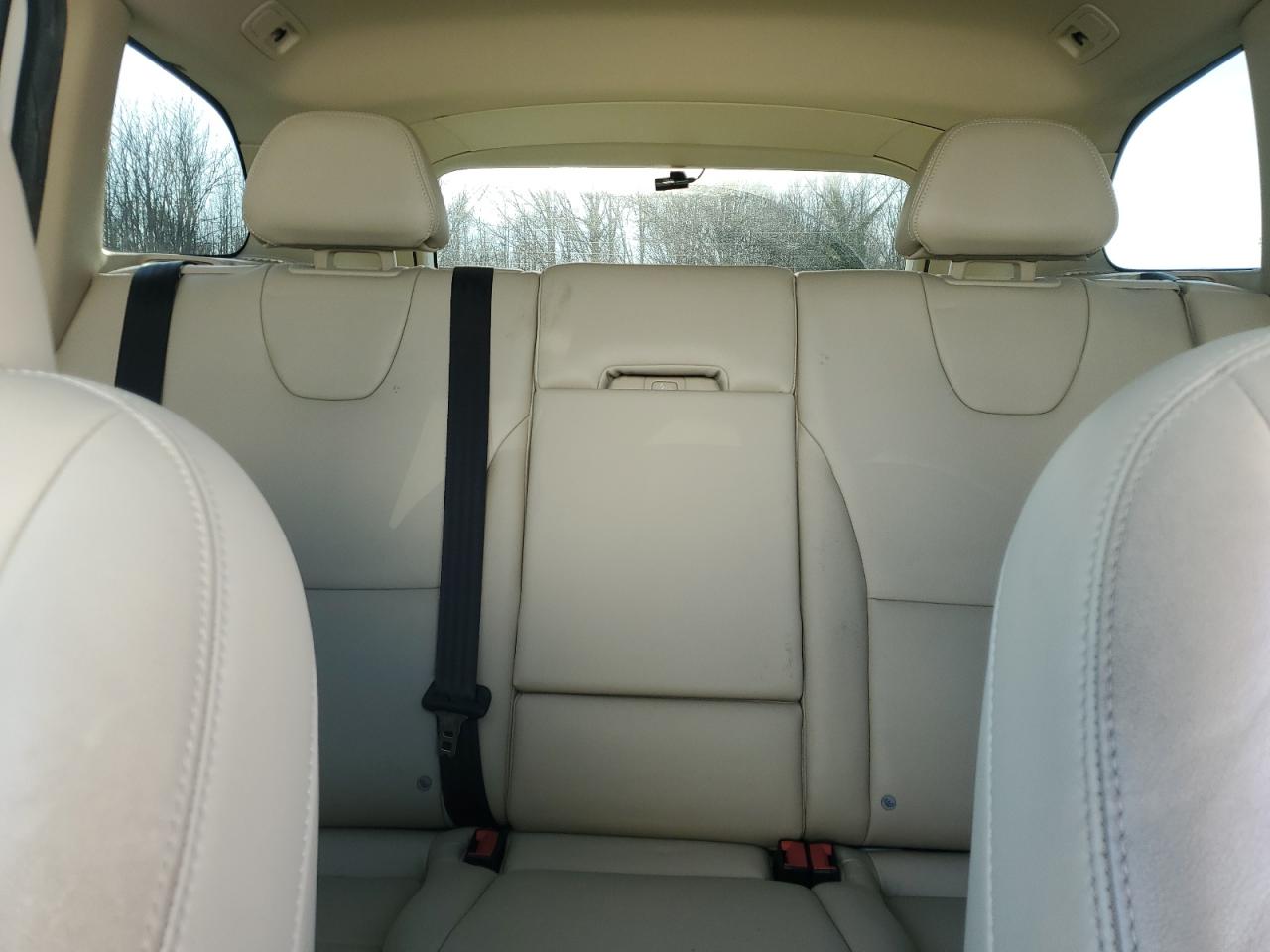 2015 Volvo XC60 - Image 10
