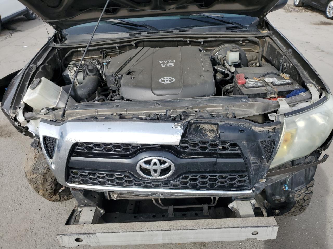 2011 Toyota Tacoma - Image 11