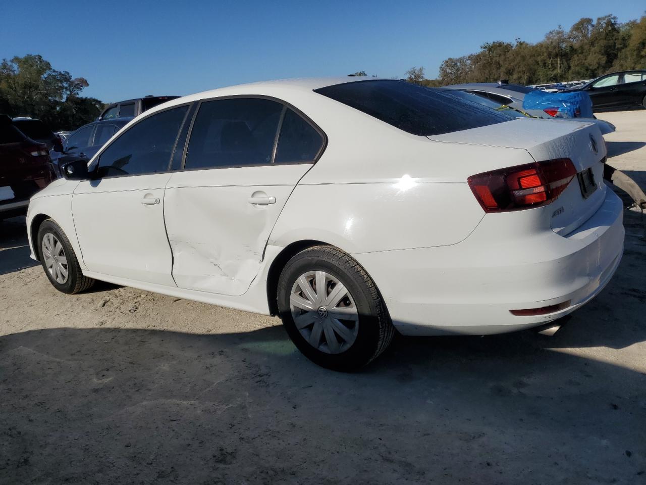 2016 Volkswagen Jetta - Image 2