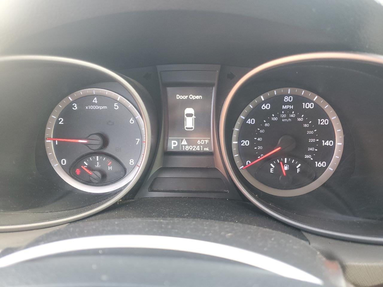2013 Hyundai Santa Fe - Image 9