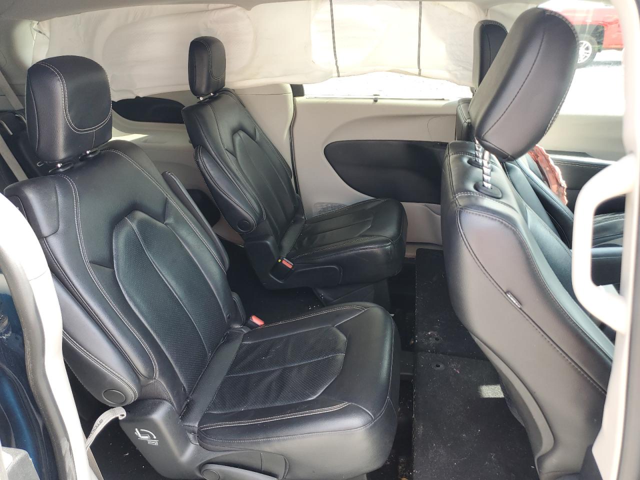 2022 Chrysler Pacifica - Image 11