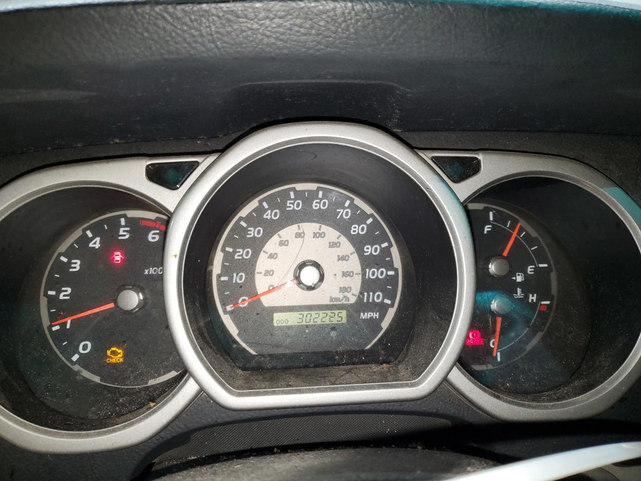 2004 Toyota 4Runner - Image 9