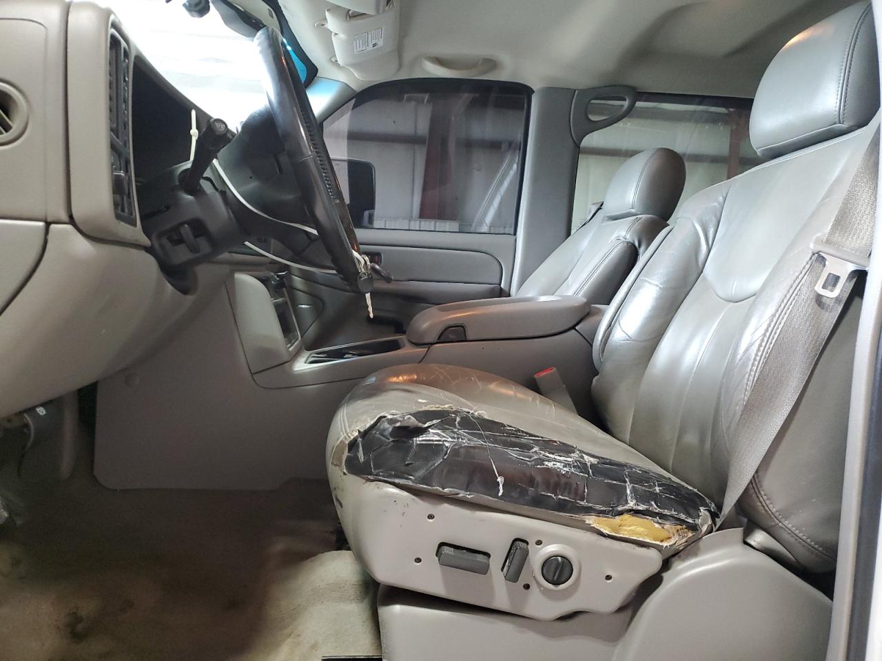 2006 Chevrolet Silverado - Image 7