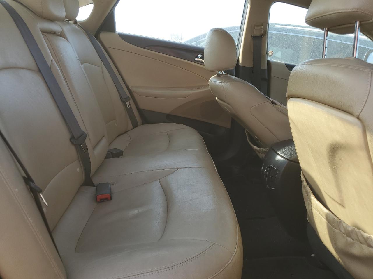 2012 Hyundai Sonata - Image 10