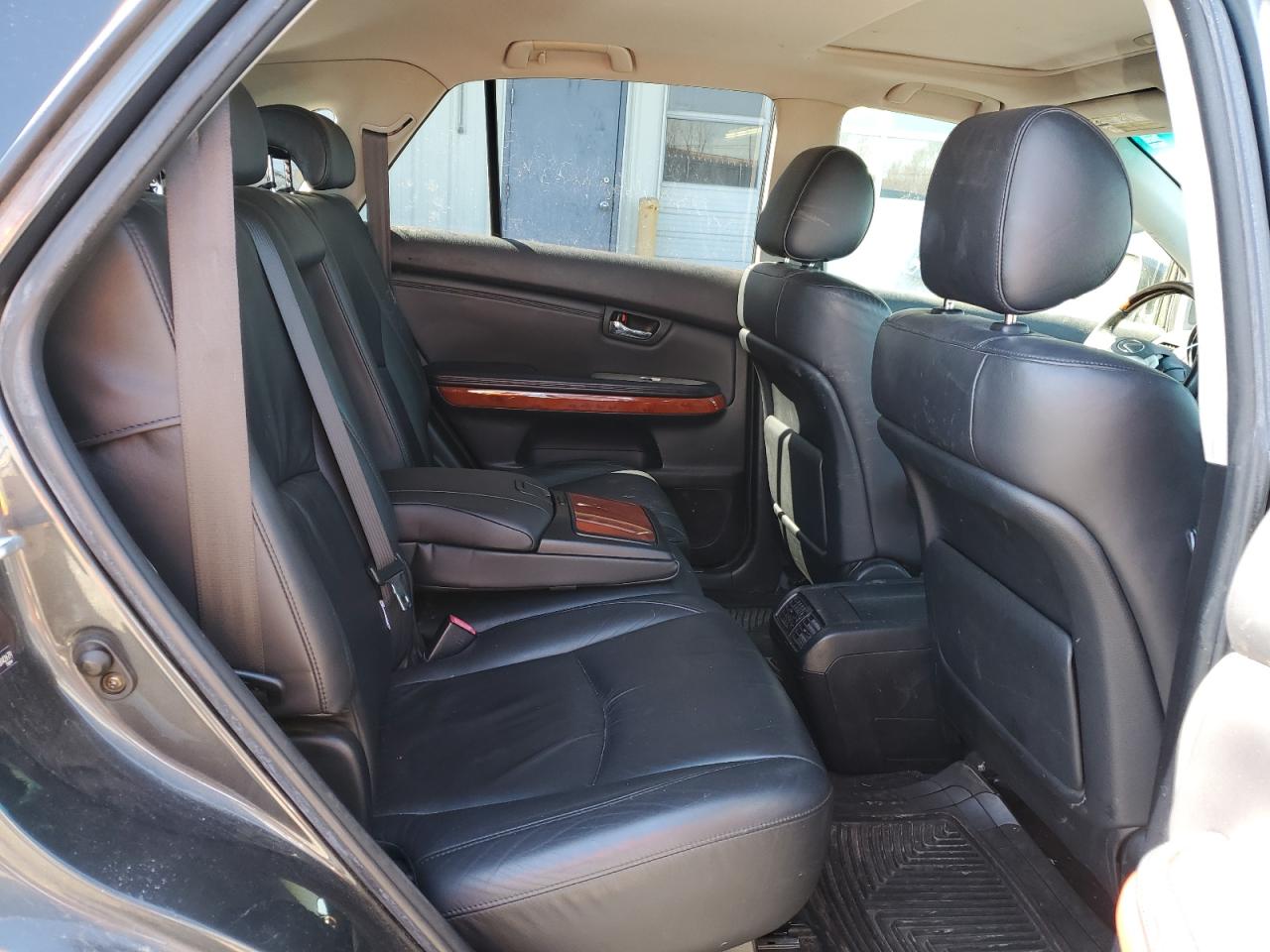 2004 Lexus RX - Image 11