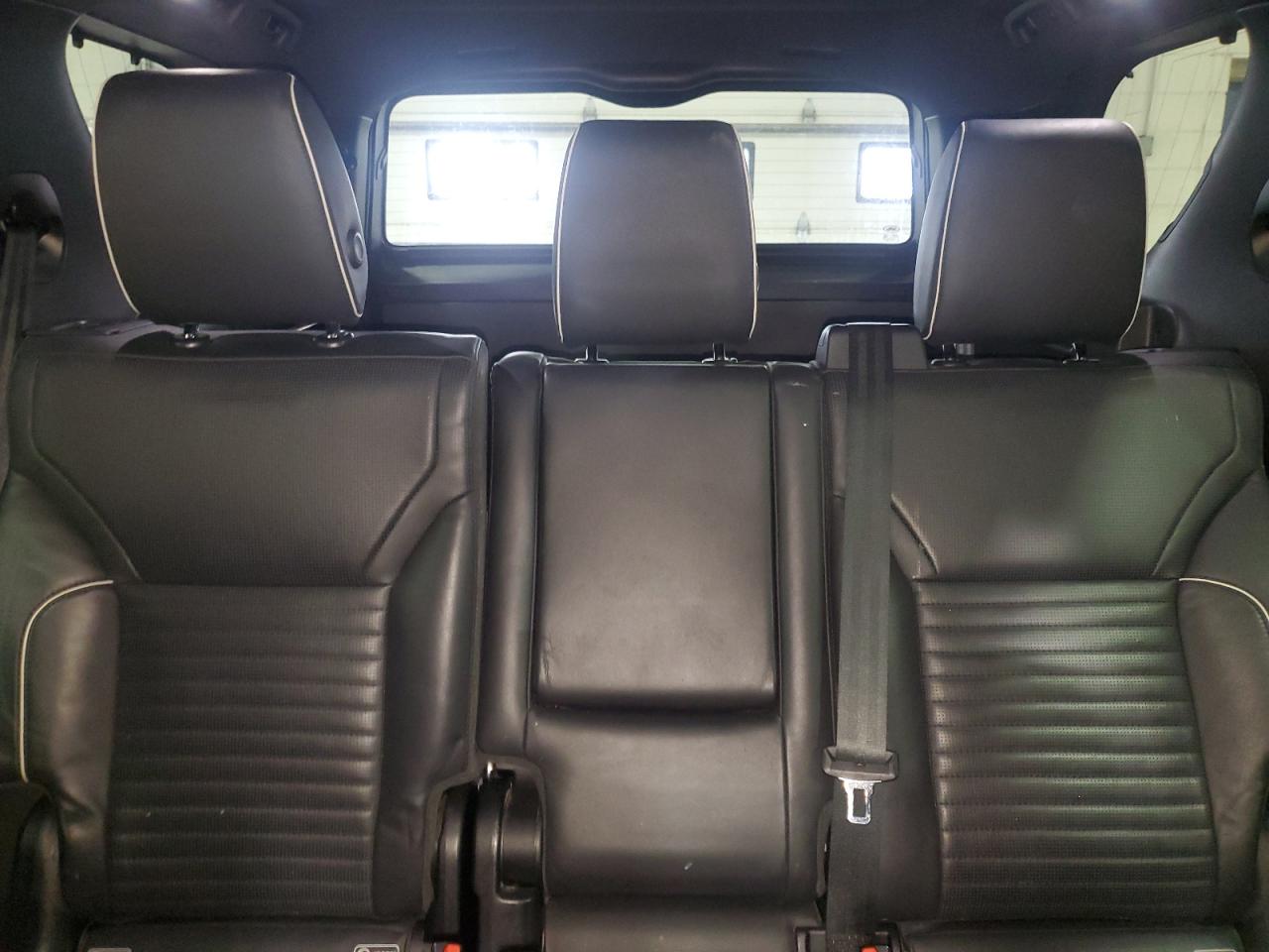 2018 Land Rover Discovery - Image 10