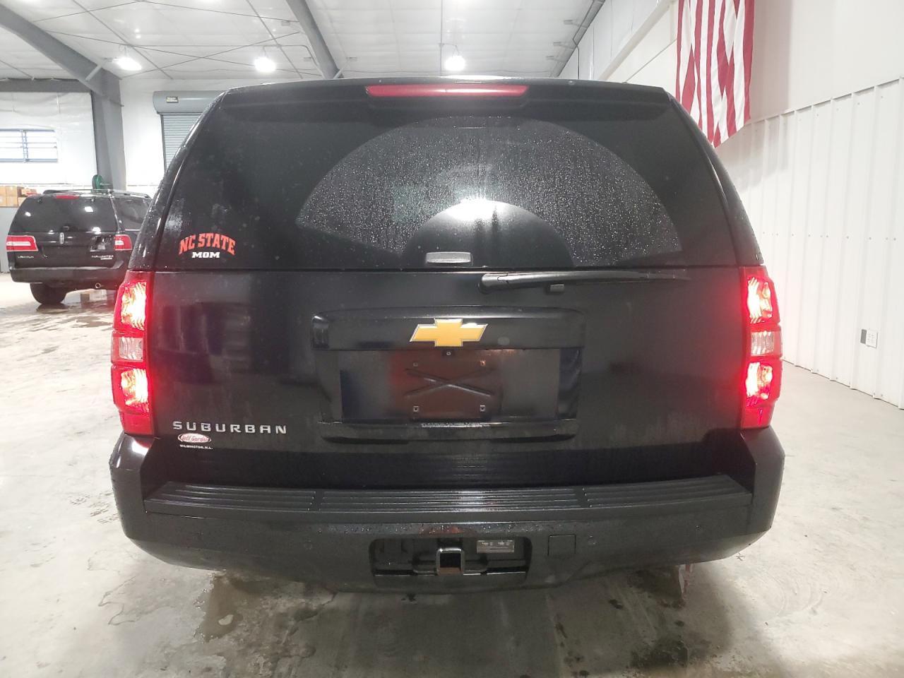 2014 Chevrolet Suburban - Image 6