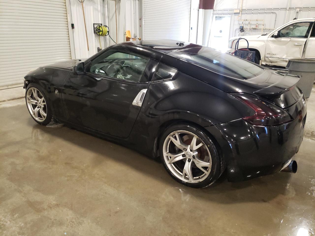 2009 Nissan 370Z - Image 2