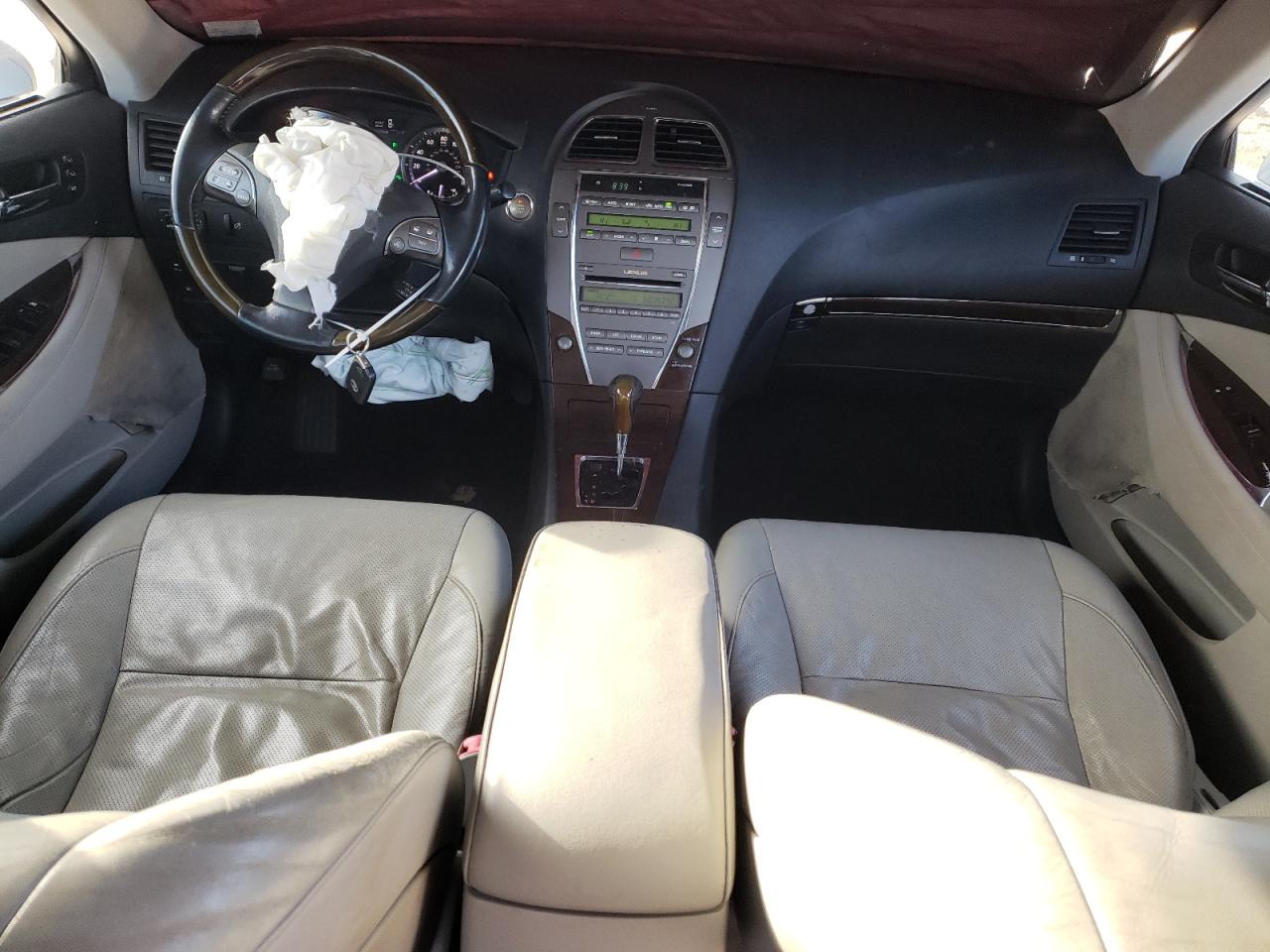 2010 Lexus ES - Image 8