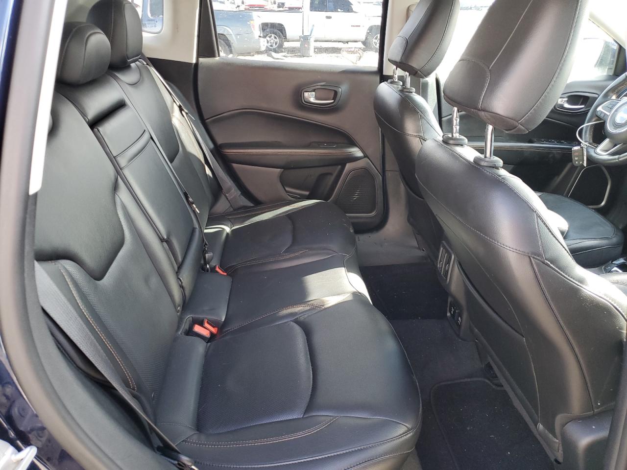 2018 Jeep Compass - Image 11