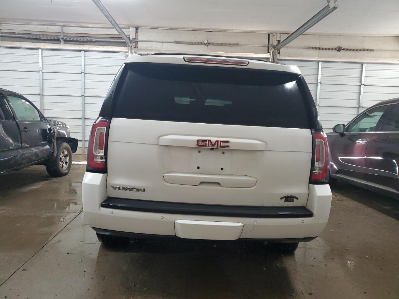 2016 GMC Yukon - Image 6