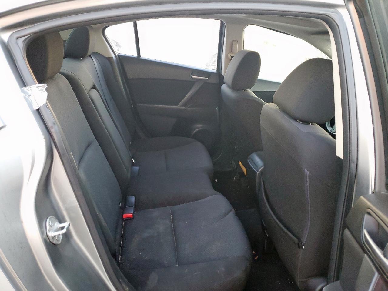2010 Mazda 3 - Image 10