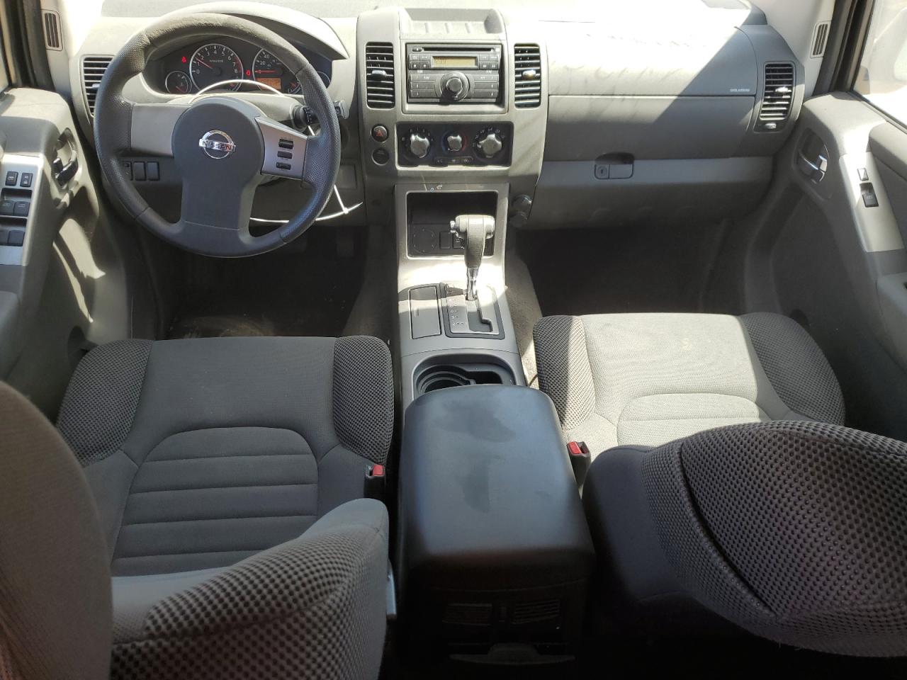2010 Nissan Pathfinder - Image 8
