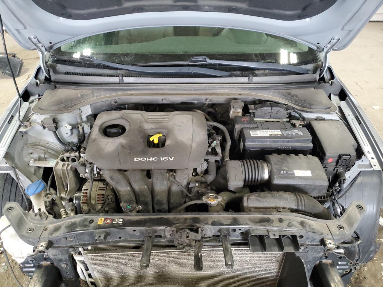 2017 Hyundai Elantra - Image 11