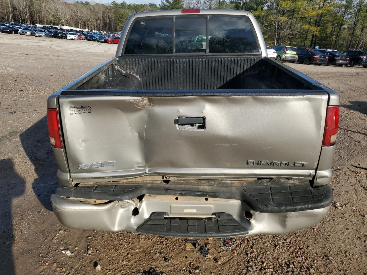 2003 Chevrolet S-10 Pickup - Image 6