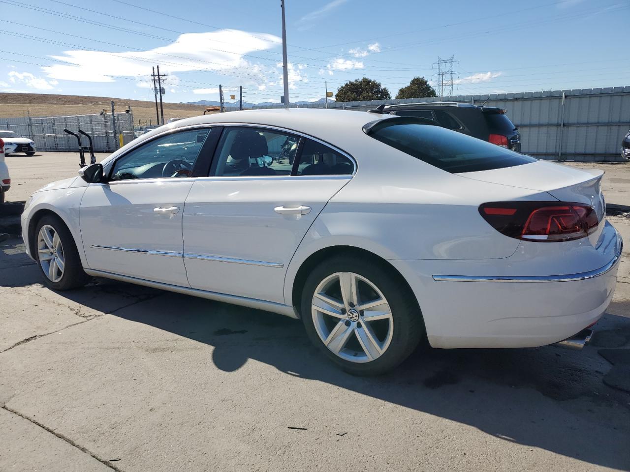 2014 Volkswagen Passat CC - Image 2