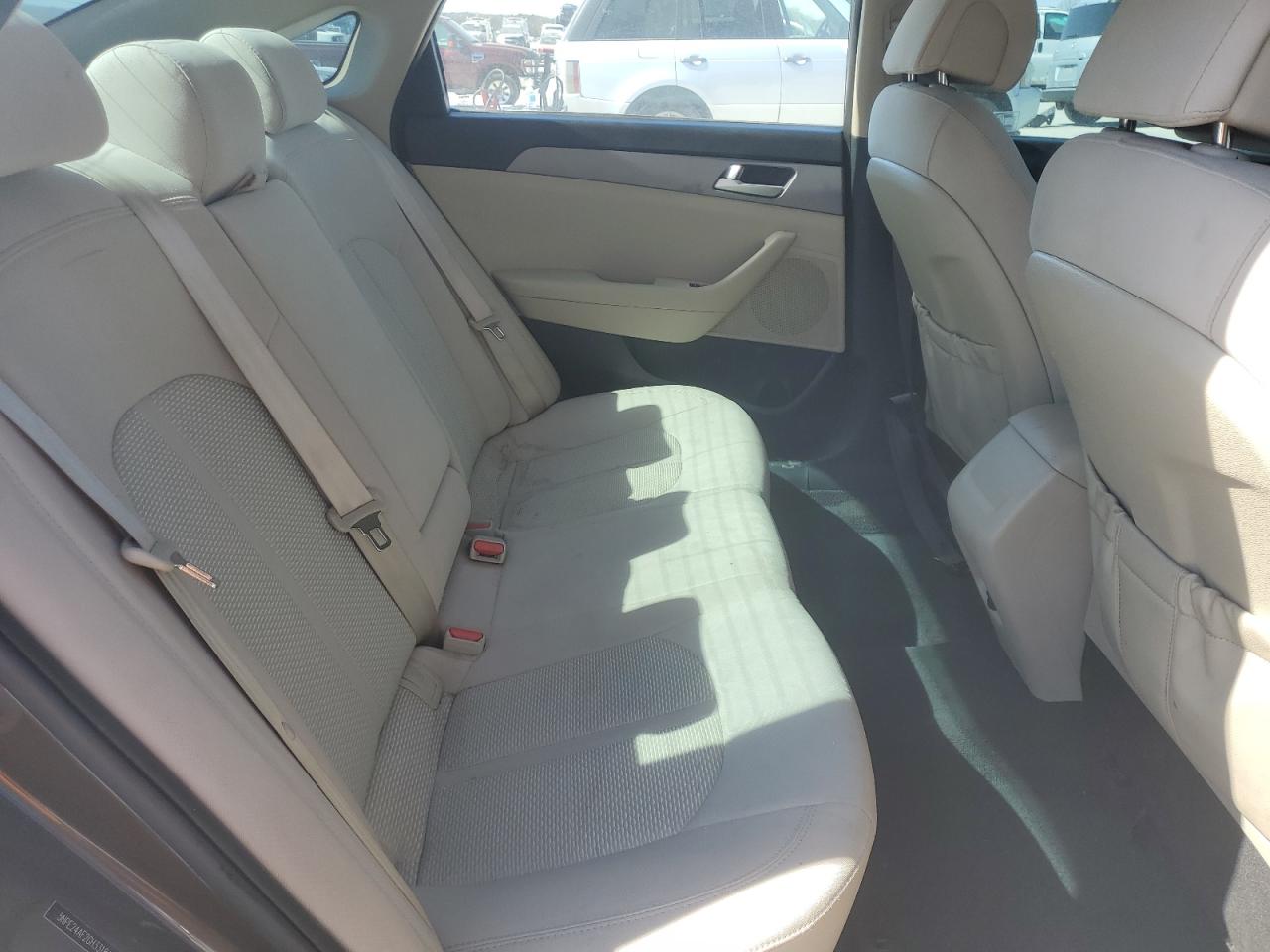 2016 Hyundai Sonata - Image 10