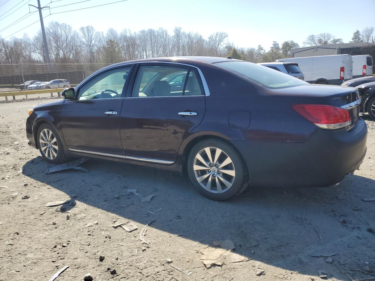 2012 Toyota Avalon - Image 2