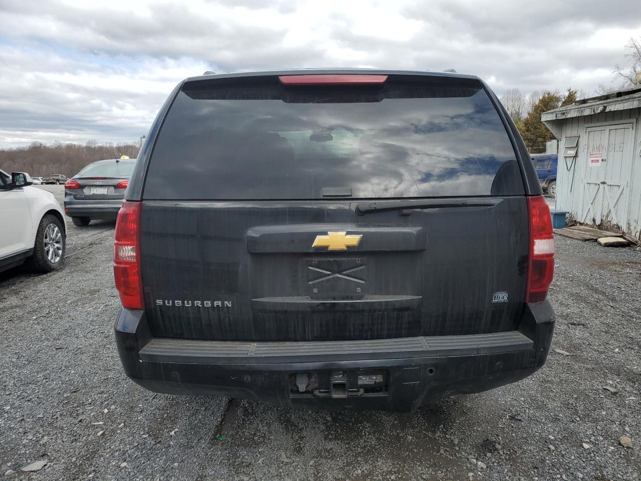 2013 Chevrolet Suburban - Image 6