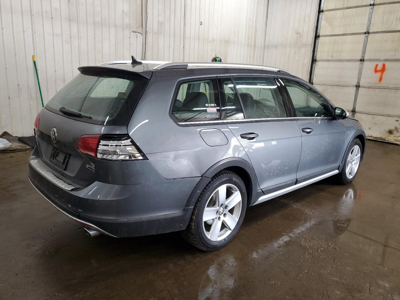 2018 Volkswagen Golf - Image 3