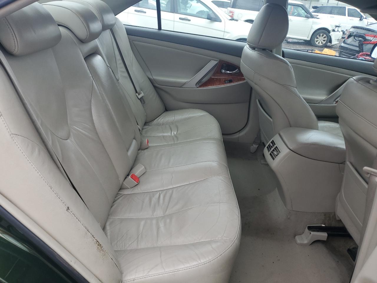 2010 Toyota Camry - Image 10