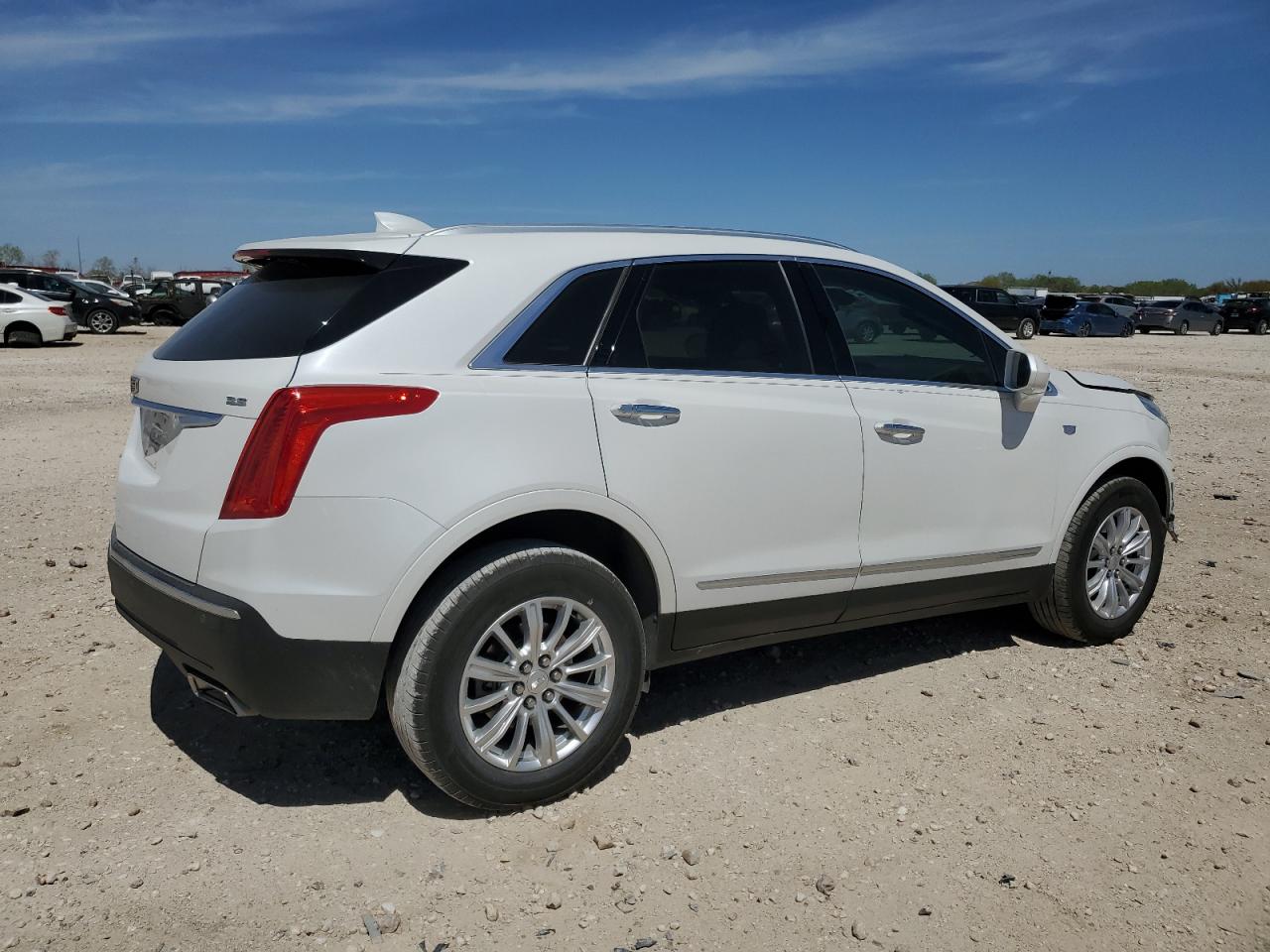2019 Cadillac XT5 - Image 3