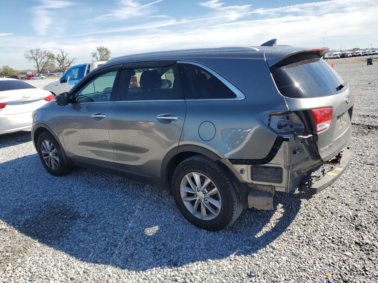 2016 Kia Sorento - Image 2