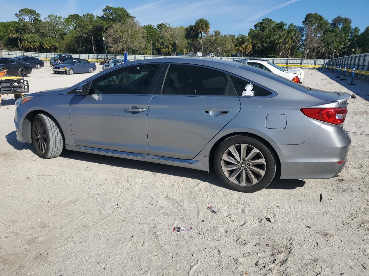 2015 Hyundai Sonata - Image 2