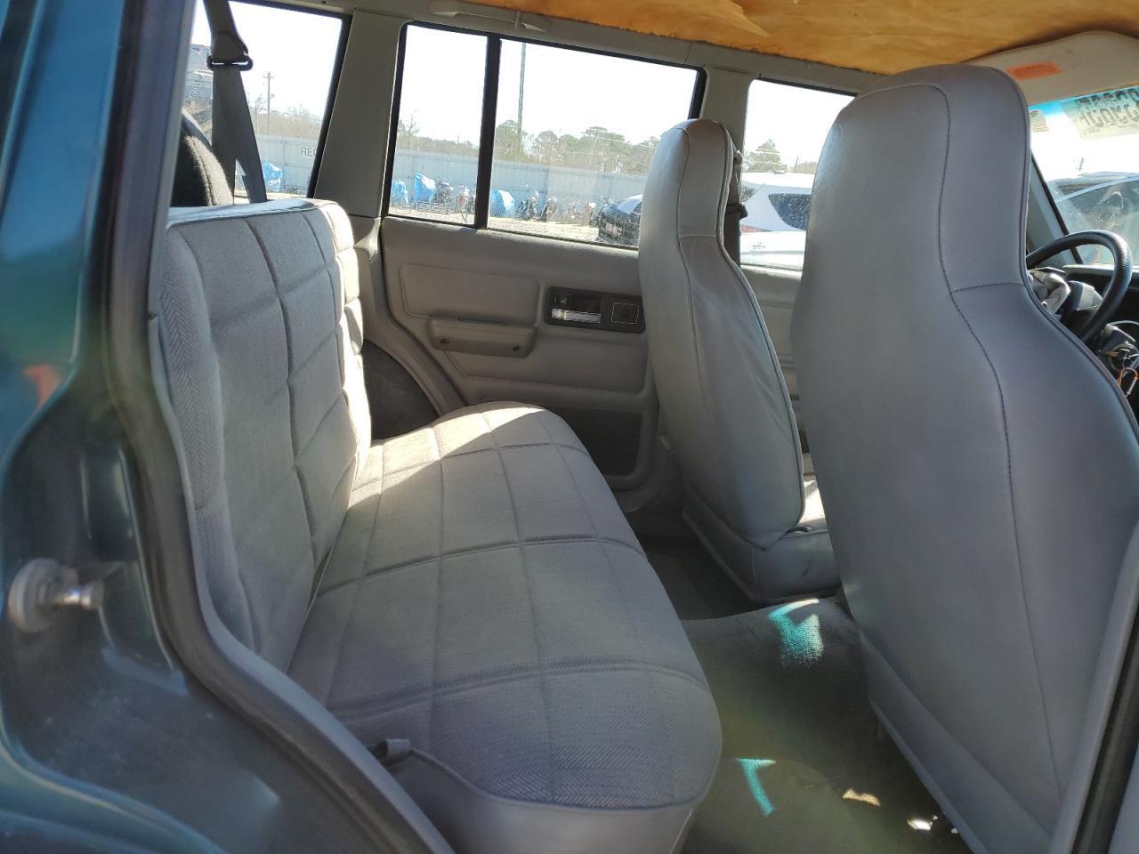 1996 Jeep Cherokee Sport VIN: 1J4FT68S2TL330777 Lot: 49333985