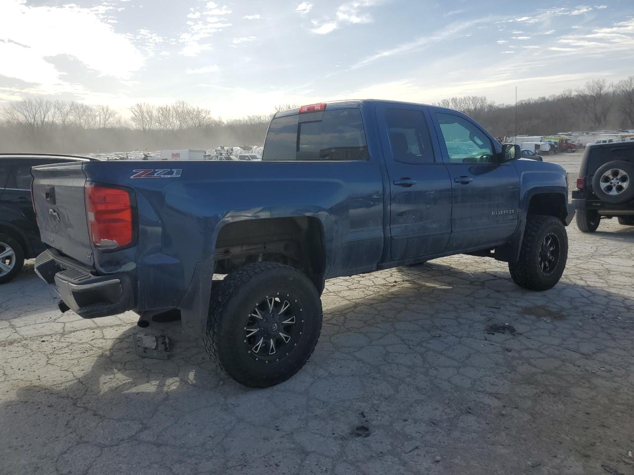 2015 Chevrolet Silverado - Image 3
