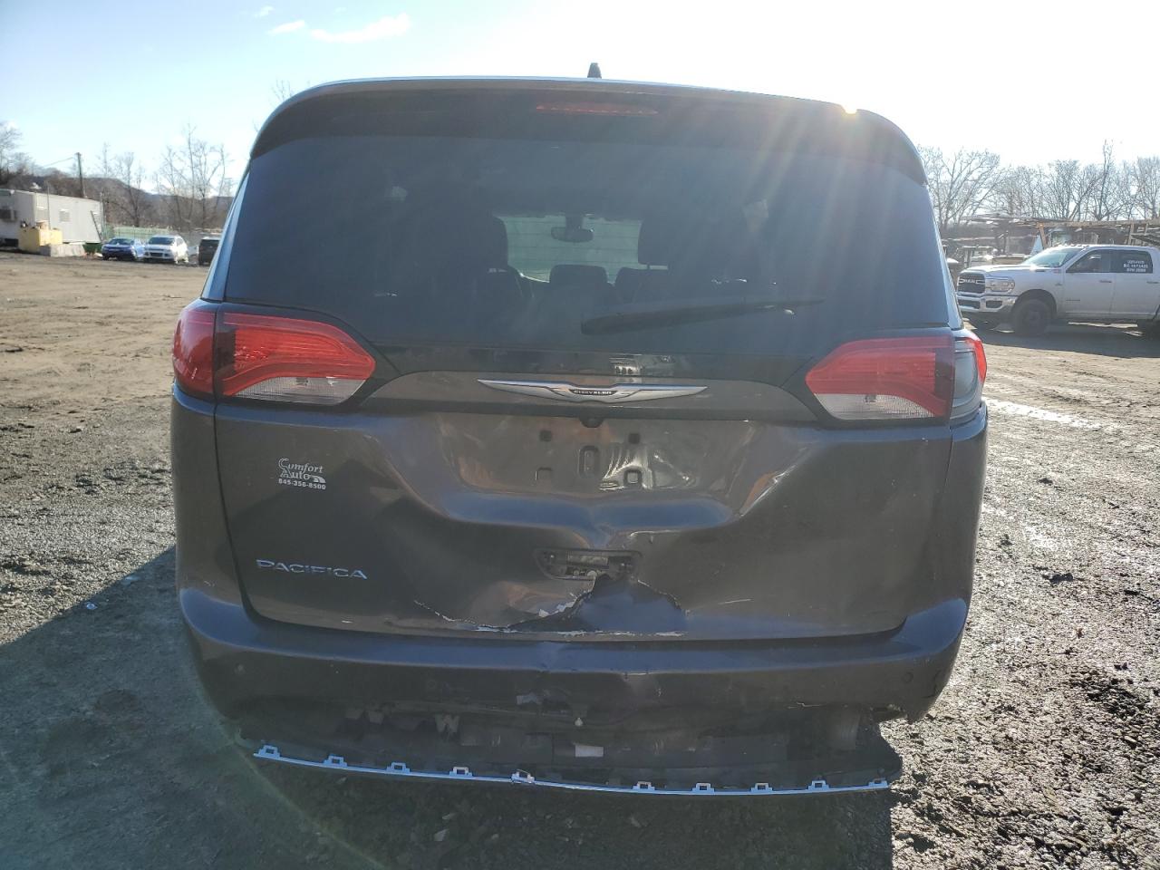2019 Chrysler Pacifica - Image 6