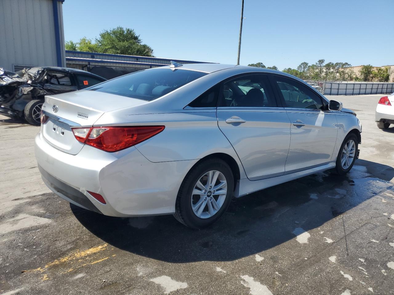 2014 Hyundai Sonata - Image 3