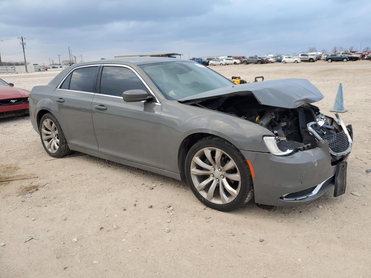 2019 Chrysler 300 - Image 4