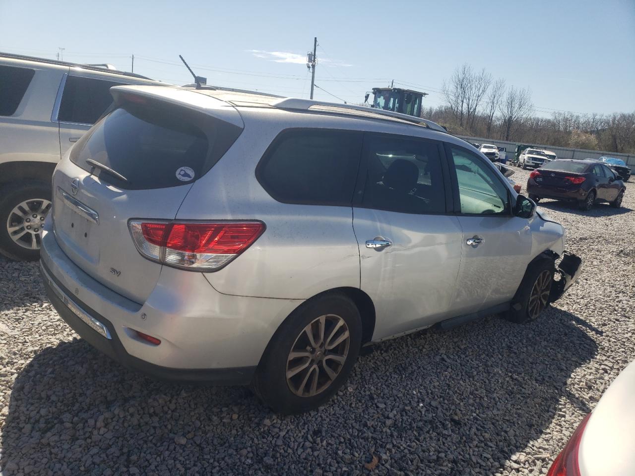 2015 Nissan Pathfinder - Image 3